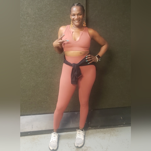 New 2pc Ribbed Set "Gotcha Snatched" Rust Color - Picture 2 of 6